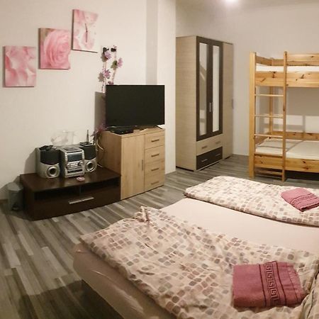 Grevia Apartmanok Poroszló Rom bilde